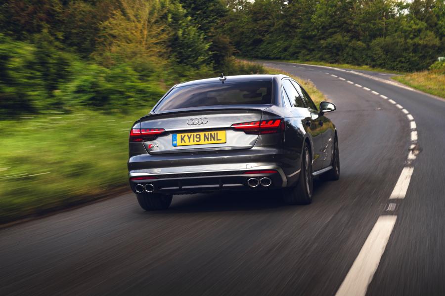  Audi S4 Sedan TDI (B9) 2019 года  (UK) (фото 6 из 27)